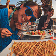 kleiner Nachmittags-Snack im El Callao an der Strandpromenade kleiner Nachmittags-Snack im El Callao an der Strandpromenade