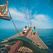 Entspannen auf dem historischem Holzsegler