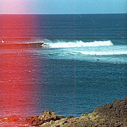 Wellenreiten in sauberen Wellen