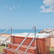 Whirlpool mit Meerblick