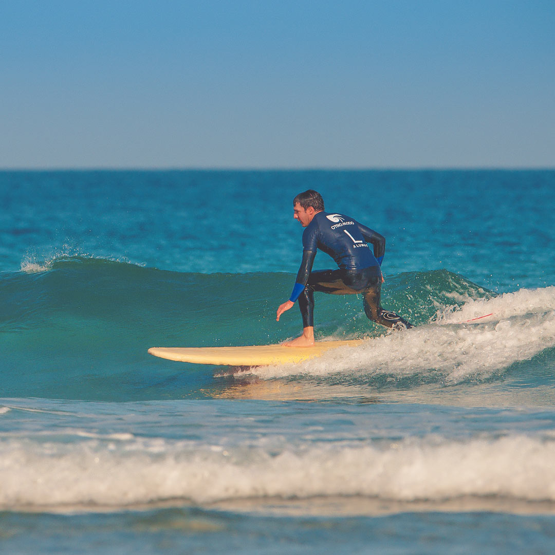 saubere kleine Wellen im Sommer